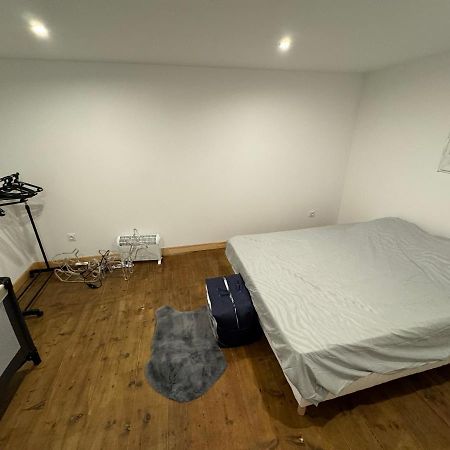 Charmant Grand Appartement Serdinya Luaran gambar